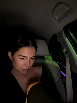 Snapshot of clairewntr chatting on November 21, 2025, 8:07 pm clairewntr online show from November 21, 2025, 8:07 pm