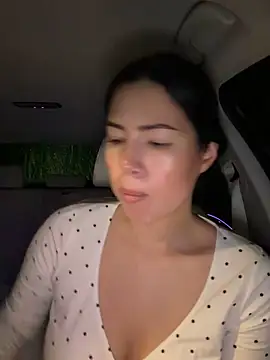 Snapshot of clairewntr chatting on November 28, 2025, 8:55 pm clairewntr online show from November 28, 2025, 8:55 pm