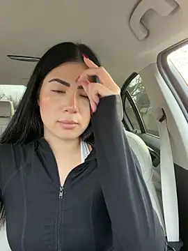 clairewntr online show from December 21, 2025, 9:38 am