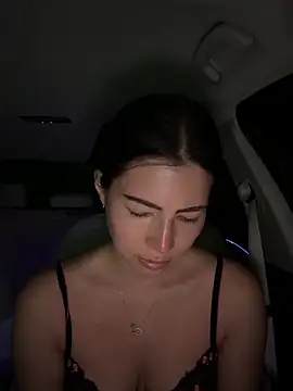 clairewntr online show from April 23, 2026, 8:22 pm