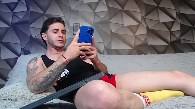 Snapshot of Latino_stud4u chatting on January 26, 2025, 12:37 am Latino stud4u online show from January 26, 2025, 12:37 am