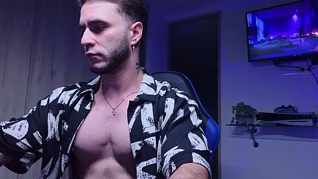 Latino stud4u online show from June 27, 2026, 2:16 am