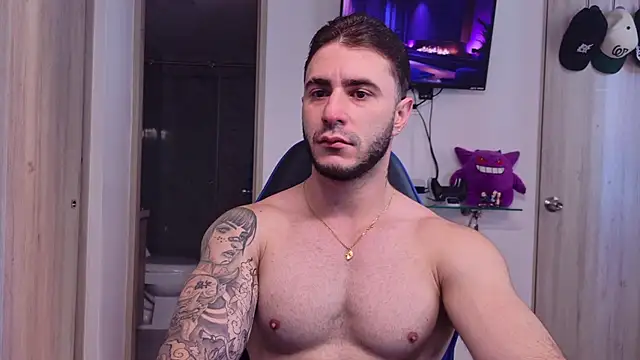 Latino stud4u online show from June 28, 2026, 9:43 pm