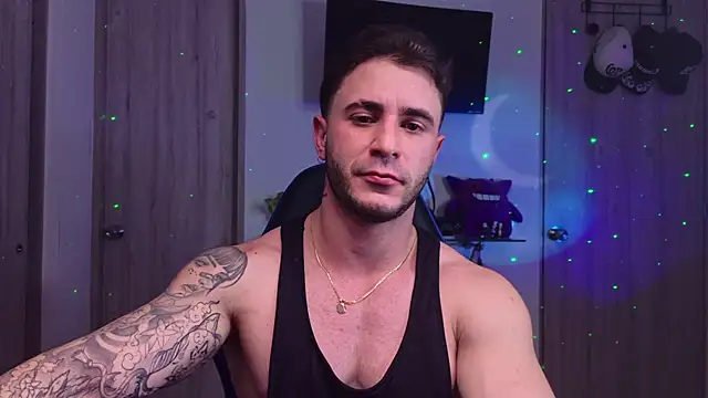 Latino stud4u online show from July 1, 2026, 2:13 am