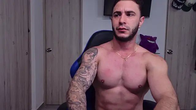 Latino stud4u online show from July 10, 2026, 12:19 pm