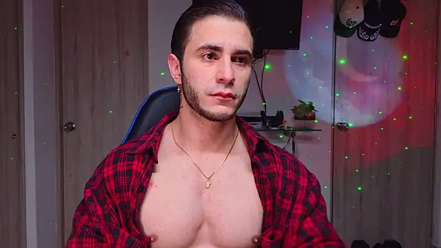 Latino stud4u online show from August 1, 2026, 12:21 am