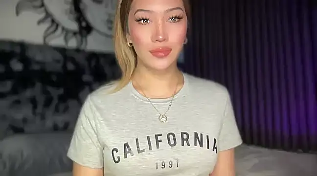 Snapshot of Jasmine_Elcock chatting on February 12, 2025, 1:16 pm Jasmine Elcock online show from February 12, 2025, 1:16 pm