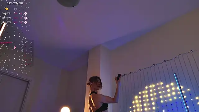 Arielle  03 online show from May 16, 2026, 2:19 am