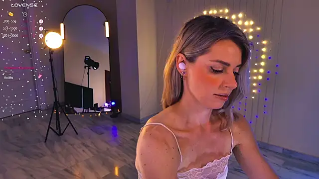 Arielle  03 online show from June 21, 2026, 1:19 am