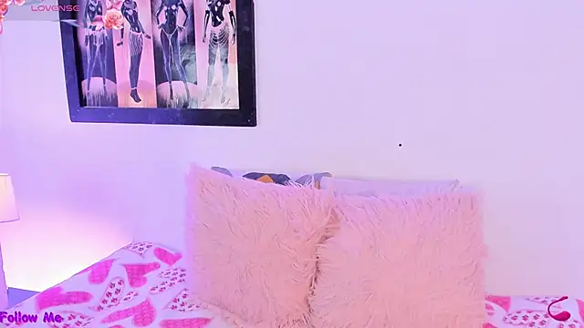 SophieRossi online show from September 14, 2025, 3:49 am