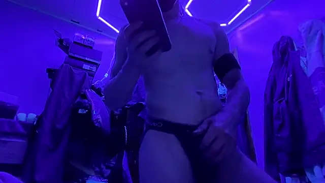 Cloudd Kingg Iceyyy online show from July 28, 2026, 1:12 am