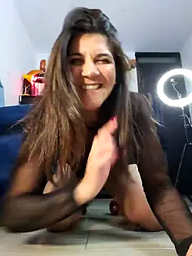 Snapshot of Yuky_ta chatting on January 4, 2025, 12:16 am Yuky ta online show from January 4, 2025, 12:16 am