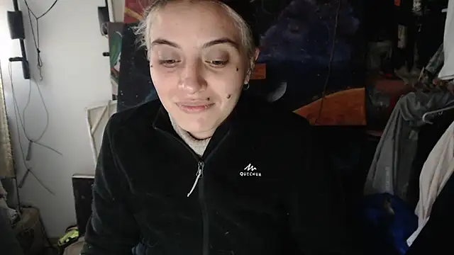 Snapshot of mariecam420 chatting on March 21, 2025, 7:35 pm mariecam420 online show from March 21, 2025, 7:35 pm