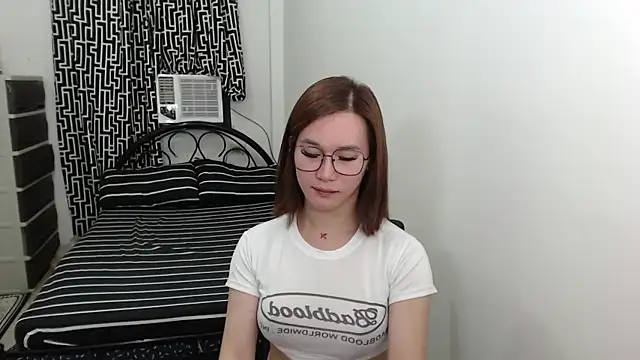 Snapshot of AmazingLuchie chatting on March 5, 2025, 5:40 am AmazingLuchie online show from March 5, 2025, 5:40 am