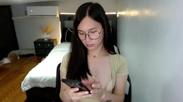 Snapshot of AmazingLuchie chatting on June 21, 2026, 5:32 am AmazingLuchie online show from June 21, 2026, 5:32 am