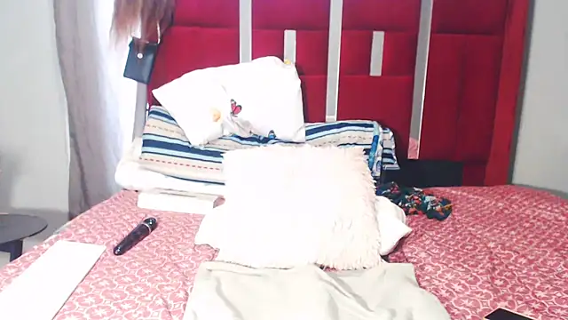 Snapshot of HoneyDropsX chatting on January 30, 2025, 8:54 am HoneyDropsX online show from January 30, 2025, 8:54 am