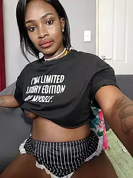 Snapshot of HoneyDropsX chatting on October 25, 2025, 8:22 am HoneyDropsX online show from October 25, 2025, 8:22 am