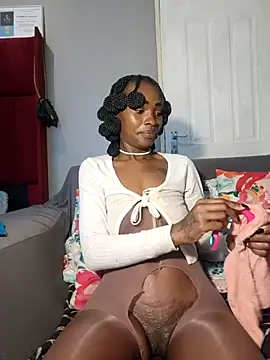 Snapshot of HoneyDropsX chatting on June 7, 2026, 2:10 pm HoneyDropsX online show from June 7, 2026, 2:10 pm