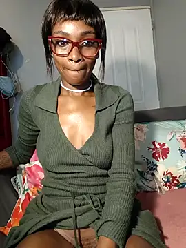 Snapshot of HoneyDropsX chatting on July 17, 2026, 5:36 am HoneyDropsX online show from July 17, 2026, 5:36 am
