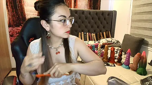 Snapshot of sofia23dirty chatting on May 15, 2026, 5:09 pm sofia23dirty online show from May 15, 2026, 5:09 pm