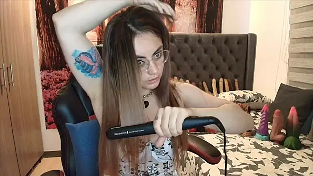 Snapshot of sofia23dirty chatting on June 27, 2026, 10:04 pm sofia23dirty online show from June 27, 2026, 10:04 pm