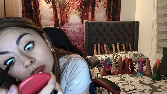 Snapshot of sofia23dirty chatting on July 8, 2026, 11:42 pm sofia23dirty online show from July 8, 2026, 11:42 pm