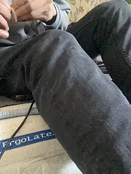 Snapshot of Kize69 chatting on February 14, 2025, 11:31 am Kize69 online show from February 14, 2025, 11:31 am