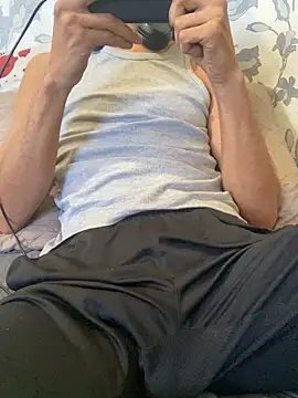 Snapshot of Kize69 chatting on February 14, 2025, 2:33 pm Kize69 online show from February 14, 2025, 2:33 pm