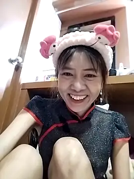 Snapshot of Little_suzy5 chatting on June 9, 2026, 1:50 am Little suzy5 online show from June 9, 2026, 1:50 am