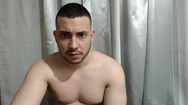 Snapshot of Armando_2002 chatting on May 21, 2026, 2:40 am Armando 2002 online show from May 21, 2026, 2:40 am