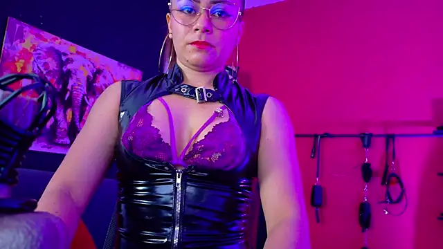 MistressSlut1 online show from September 27, 2025, 11:26 am