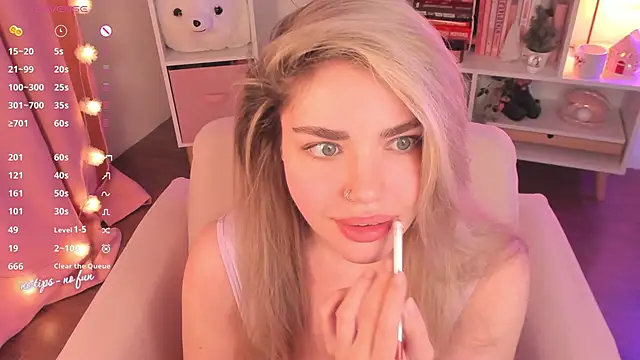 Snapshot of pussy-kattt chatting on January 8, 2025, 10:59 am pussy-kattt online show from January 8, 2025, 10:59 am