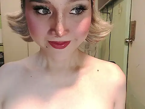 Snapshot of Ezradeliciosa chatting on May 20, 2026, 2:51 am Ezradeliciosa online show from May 20, 2026, 2:51 am
