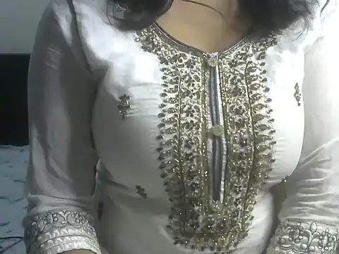 Snapshot of SiaraSiyA chatting on January 2, 2025, 5:50 pm SiaraSiyA online show from January 2, 2025, 5:50 pm