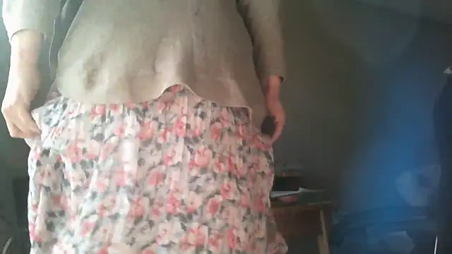 Snapshot of Sandra_Potiche chatting on April 13, 2026, 3:28 pm Sandra Potiche online show from April 13, 2026, 3:28 pm