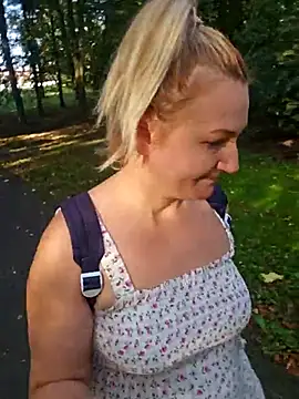 Snapshot of Marushka chatting on September 20, 2025, 6:58 am Marushka online show from September 20, 2025, 6:58 am