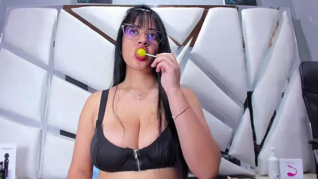 Snapshot of violeta_sexx_ chatting on March 14, 2025, 8:32 am violeta sexx online show from March 14, 2025, 8:32 am