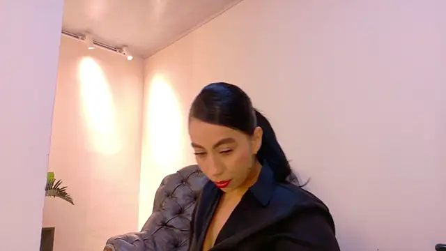 niky smit online show from October 13, 2025, 10:59 am