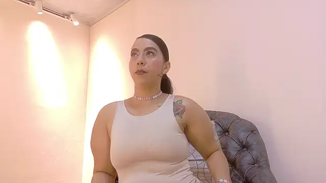 niky smit online show from November 7, 2025, 10:37 am