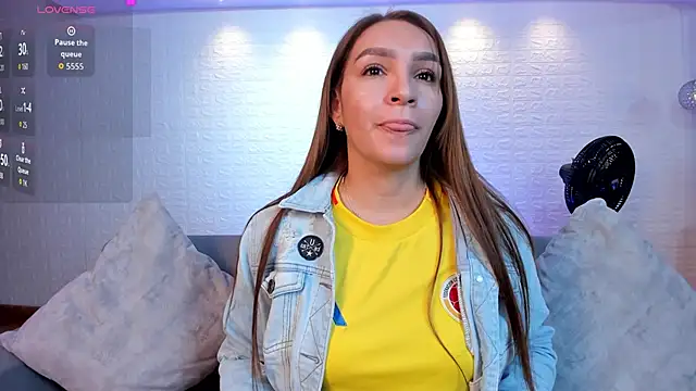 miataylorr1 online show from September 9, 2025, 12:26 pm