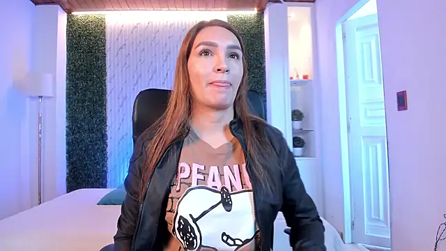 miataylorr1 online show from October 9, 2025, 12:03 pm