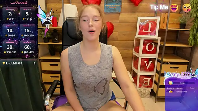 Snapshot of _fiona_Love chatting on March 5, 2025, 9:04 pm fiona Love online show from March 5, 2025, 9:04 pm