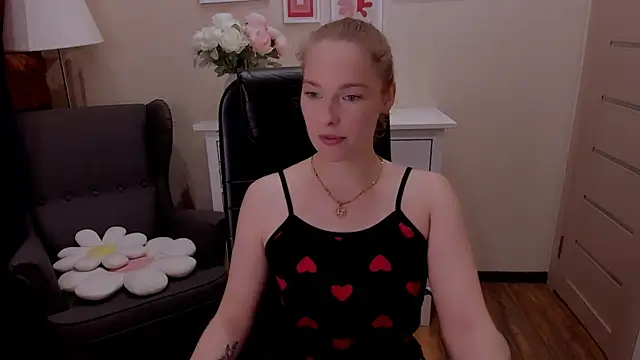 Snapshot of _fiona_Love chatting on November 15, 2025, 8:16 pm fiona Love online show from November 15, 2025, 8:16 pm