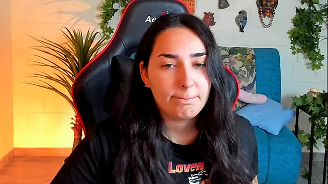 Snapshot of CeceliaJohnson chatting on January 31, 2025, 8:11 am CeceliaJohnson online show from January 31, 2025, 8:11 am