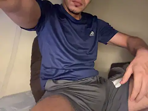 Snapshot of steven_clain chatting on December 15, 2025, 11:31 pm steven clain online show from December 15, 2025, 11:31 pm