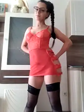 baby sweet girl  online show from June 11, 2026, 3:21 pm