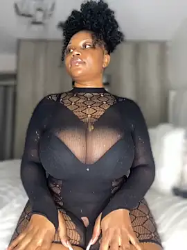 Snapshot of Hyra_Ari chatting on September 13, 2025, 6:08 pm Hyra Ari online show from September 13, 2025, 6:08 pm