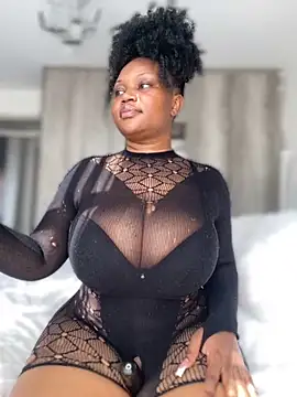 Snapshot of Hyra_Ari chatting on September 14, 2025, 12:48 pm Hyra Ari online show from September 14, 2025, 12:48 pm