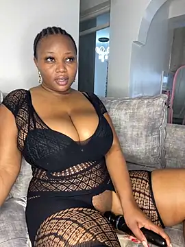 Snapshot of Hyra_Ari chatting on October 31, 2025, 6:25 am Hyra Ari online show from October 31, 2025, 6:25 am