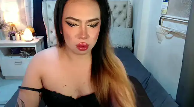 RebecaNextToYou online show from December 11, 2024, 5:15 pm